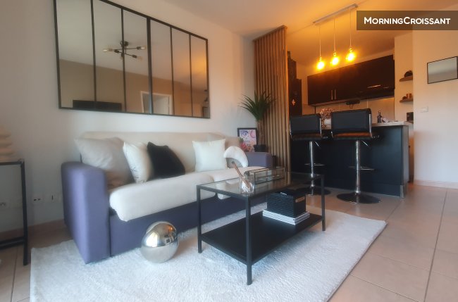 2 rooms with sea view in Nice