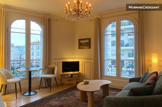 Parisian Modern : 2BR with a view