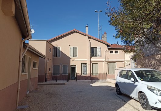 T2 renovated & Fully Equipped