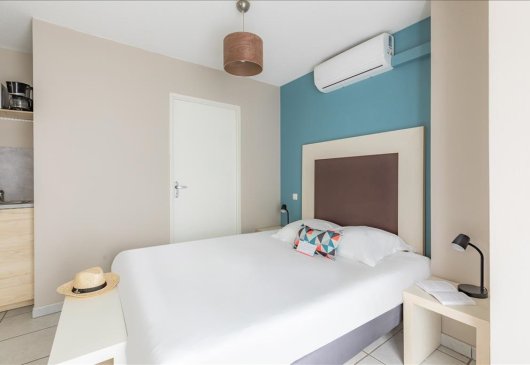 Beautiful studio with hotel service