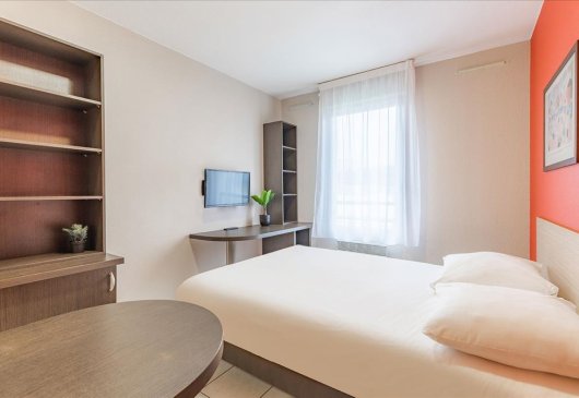 Beautiful studio with hotel service