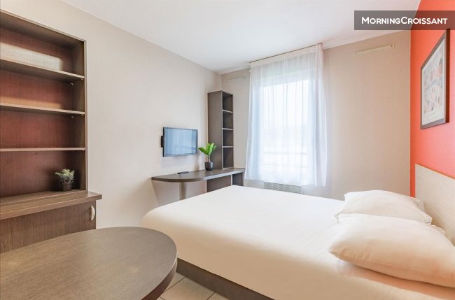 Beautiful studio with hotel service