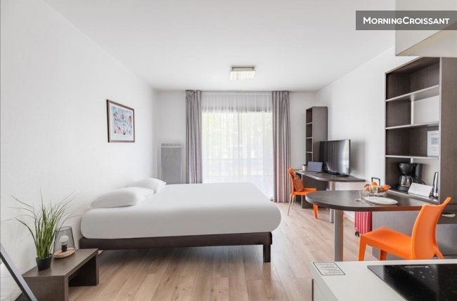 Beautiful studio with hotel service