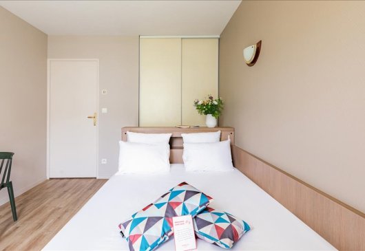 Beautiful studio with hotel service