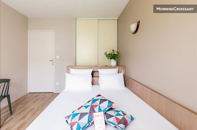 Beautiful studio with hotel service