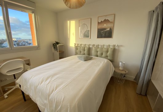 Cosy furnished shared room