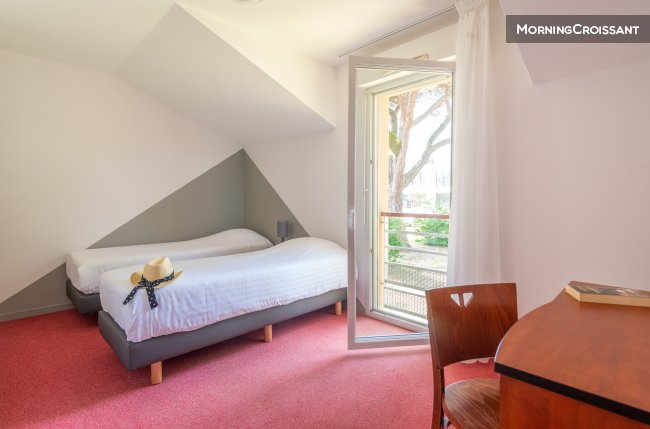 Large 2-bedroom flat