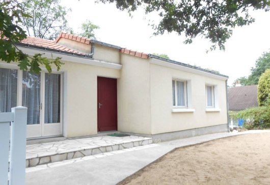 Whole flat in a house