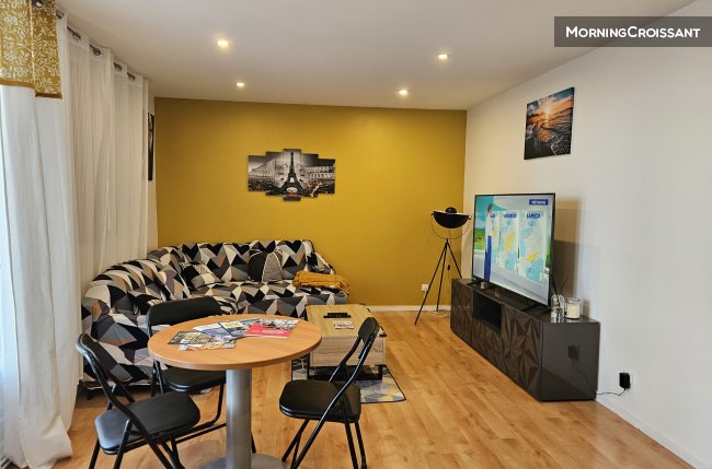 Spacious apt close to university