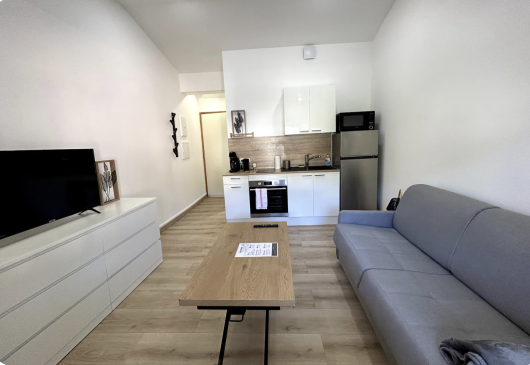 Studio town centre Lagnieu/parking