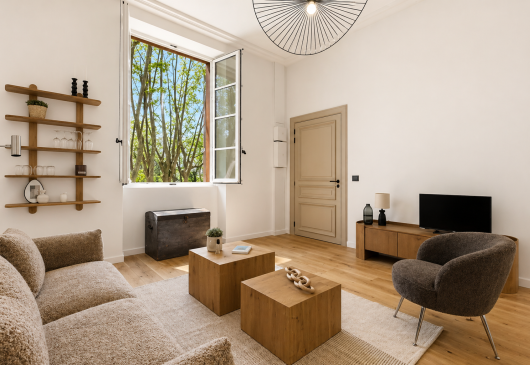 luxury flat rental