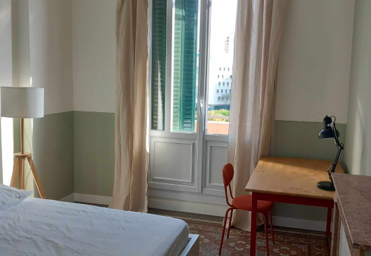 Offers 1 private bedroom