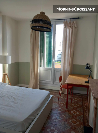 Offers 1 private bedroom