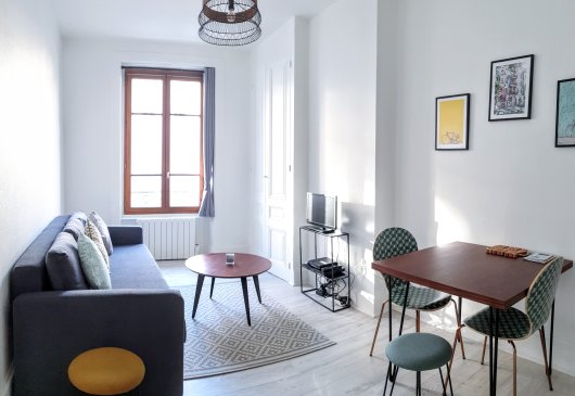 Charming through T2 - Lyon 7