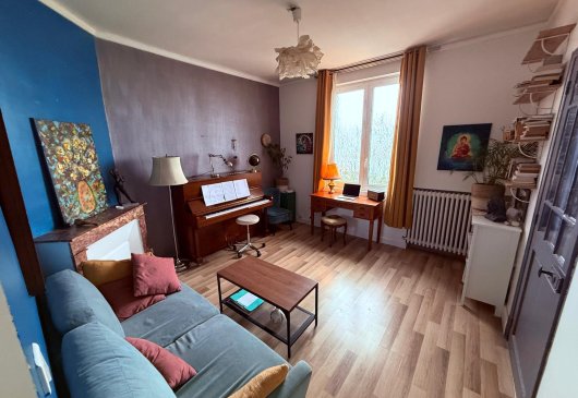Four-bedroom flat