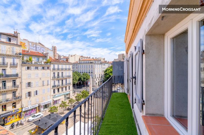 Elegant renovated T4 with terrace
