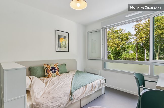 Studio single bed in residence