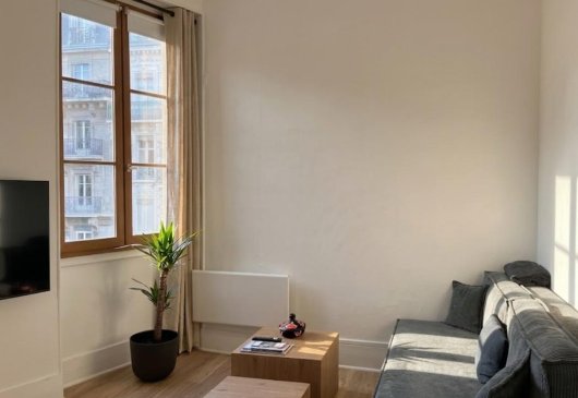 Hyper centre, cosy and sunny