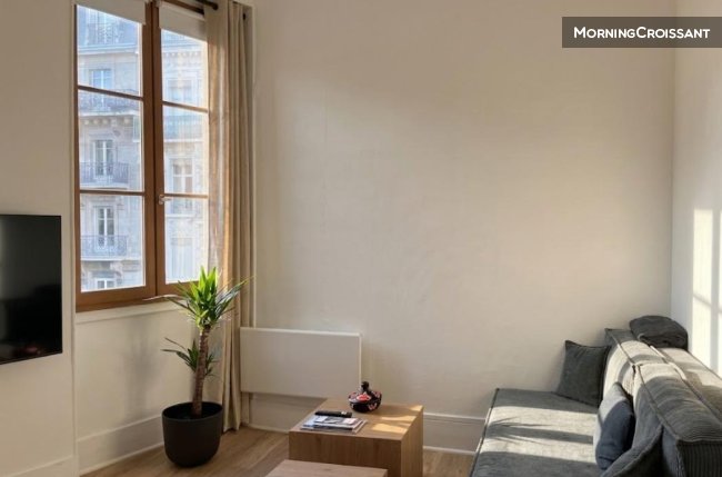 Hyper centre, cosy and sunny