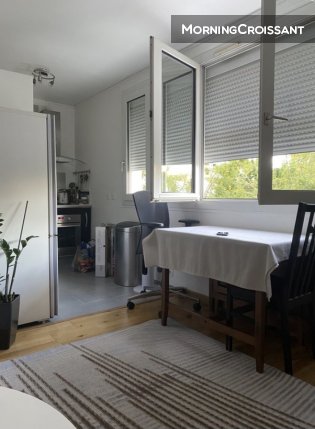 Furnished room in a private home