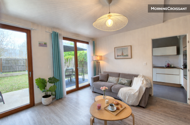 T3 furnished RER A Disney garden