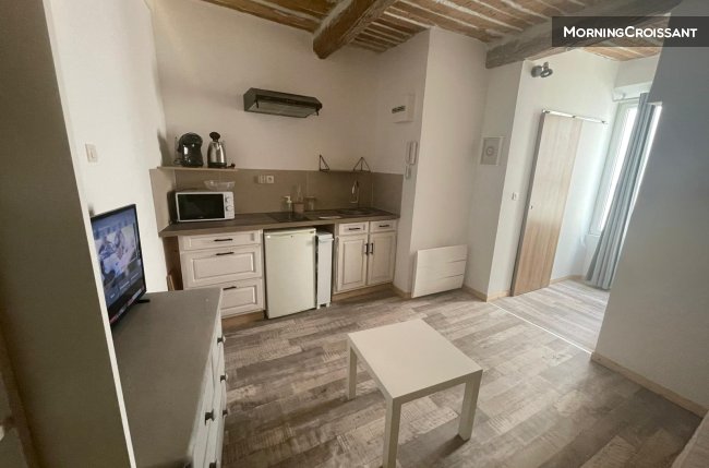 Ideal studio flat for students