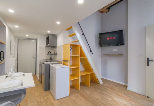 Cosy Mezzanine Studio  Metro Line B