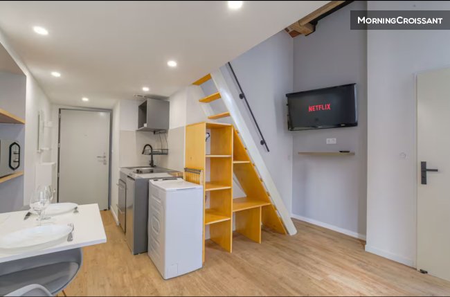 Cosy Mezzanine Studio  Metro Line B