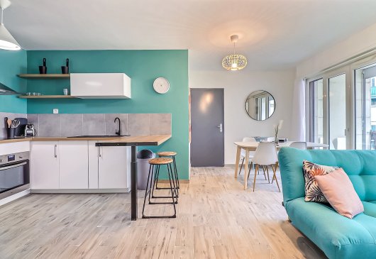 Furnished 4bedroom flat near Arènes