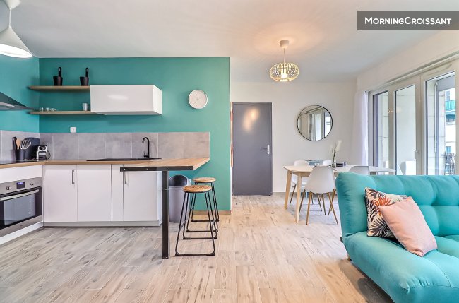 Furnished 4bedroom flat near Arènes