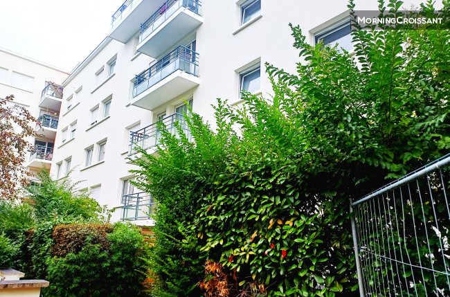 Near Paris, 3brf lat, Metro, PKG