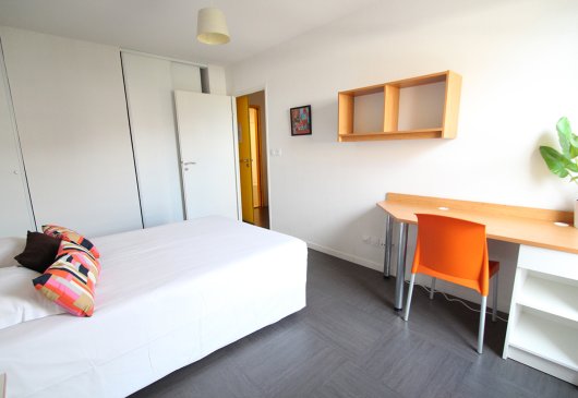 Shared flat room
