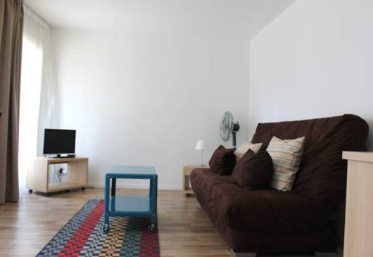 Student studio flat to let