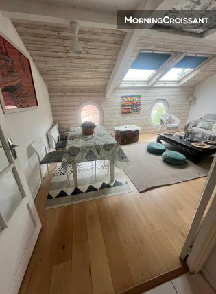 Charming two-room flat in Paris