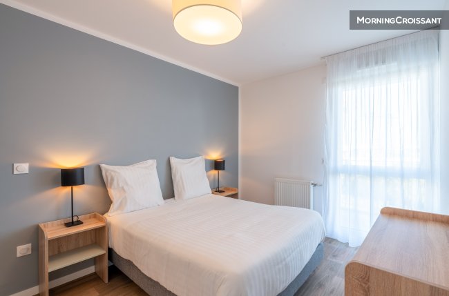 Furnished flat in residence