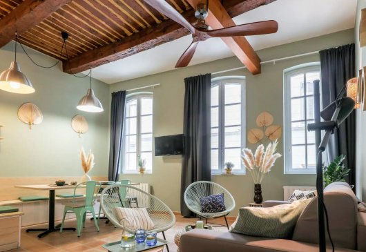 Beautiful, furnished two-bedroom