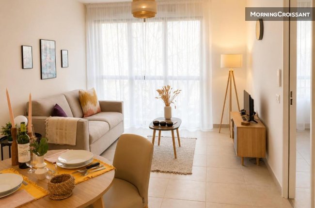 Flat in a residential block