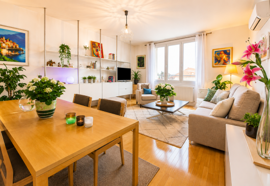 Spacious Flat and Garage