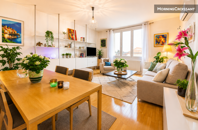 Spacious Flat and Garage