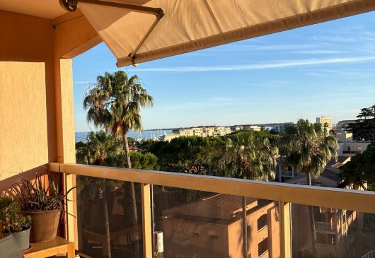 Stunning 2-room flat with sea views