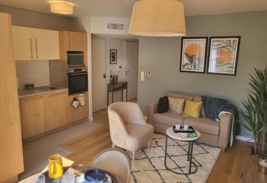 Furnished studio flat in a residenc