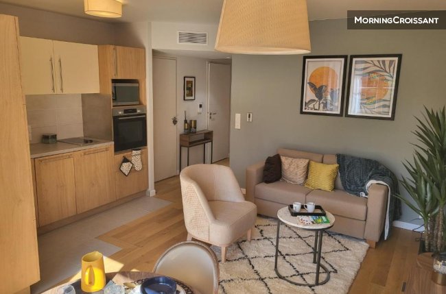 Furnished studio flat in a residenc