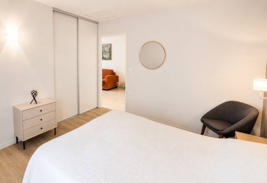 Flat in a residential block
