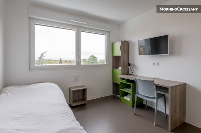 A lovely studio flat for a student