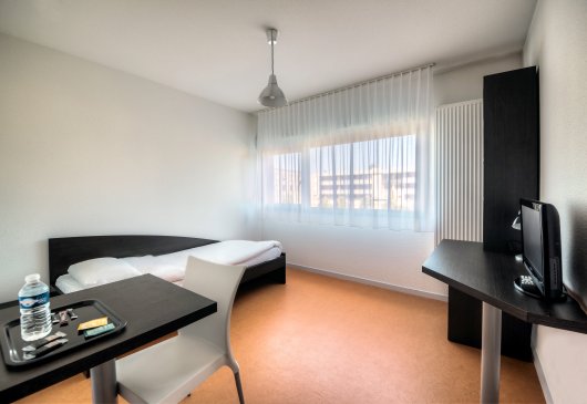 Student studio flat with single bed