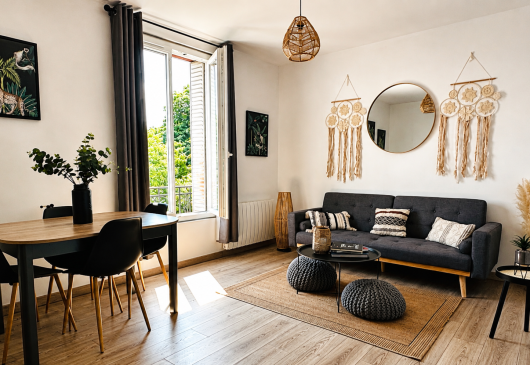 A bright, quiet flat near Paris