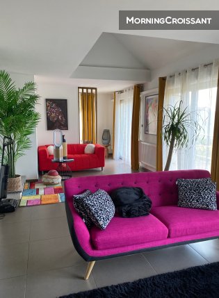 Furnished house with a large garden