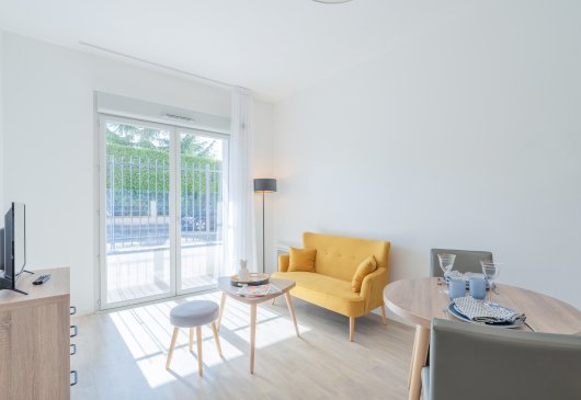 Flat in a residential block