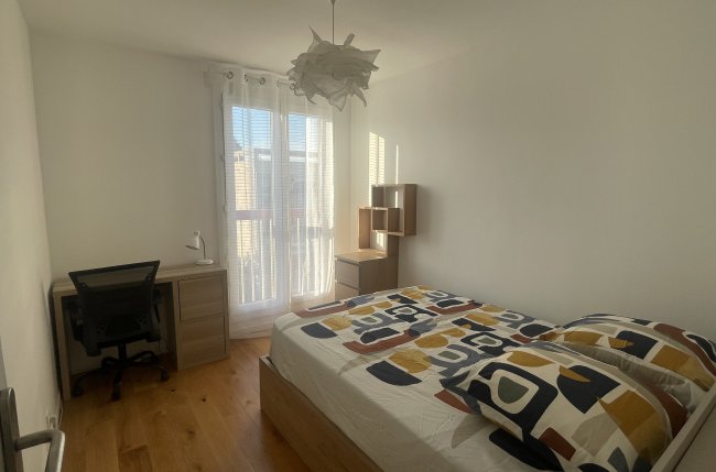 9m² bedroom in a five-room flat