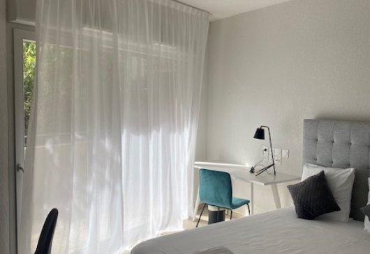 Furnished studio flat